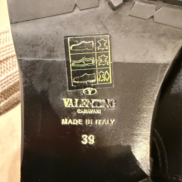 Valentino Garavani Black Combat Boots with Silver Studs (box is missing) - Picture 8 of 12